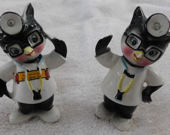 26-516 Vintage Enesco Anthropomorphic Owl Doctors Salt & Pepper Shakers Retro
