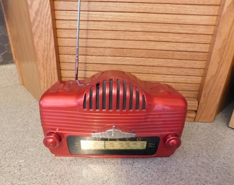 26-596 Vintage AM FM Red Car Grill Replica PHILCO Radio Works & Tested Battery