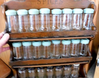 25-980 McCormick 3-Tier Wooden Spice Rack 17 Green Jars Bottles Vtg 80s 90s + 6