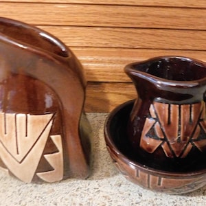 26-932 3 Pieces Miniature Sioux Pottery Swift Eagle SPRCSD Brown Red Clay Base