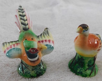 26-517 Vintage Pair Japan Ring Necked Pheasants Salt & pepper Shakers Cork Plugs