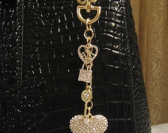 Charm para bolso con corazones de diamantes de imitación, candado y llave.