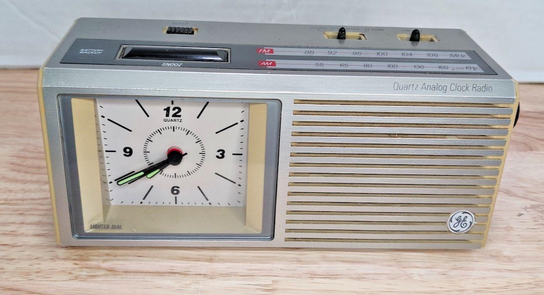 Vtg GE Quartz Analog Clock Radio Am/fm Model 7-4557A General Electric ...