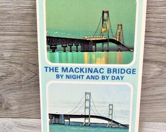 Mackinac-Brücke bei Tag und Nacht, Mackinaw City, MI, Vintage-Postkarte, Chrome Straits, U.P.