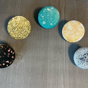 Glitter Style Phone Grip | Kindle Grip | Iphone Stand | Phone Accessories | Phone Charm | Phone Grip Socket | Metal Accent Phone Stand