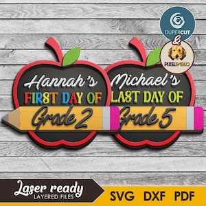 以下が含まれることがあります： 「Hannah's」と「Michael's」の名前が入った2つのリンゴの形をした木製の学校をテーマにしたサイン。サインには「2年生の最初の1日」と「5年生の最後の1日」と鉛筆のデザインが書かれています。サインには「Laser ready」と「SVG DXF PDF」の文字も含まれています。
