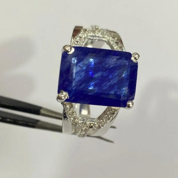 AAA+ Natural Certified Handmade 8.50 Carat Blue Sapphire Ring: Sterling Silver Statement Ring