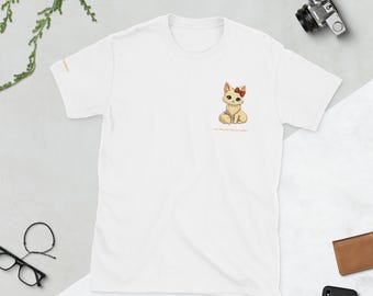 Camiseta Suki White Fox: Mantente suave, auténtica, camiseta gráfica dorada