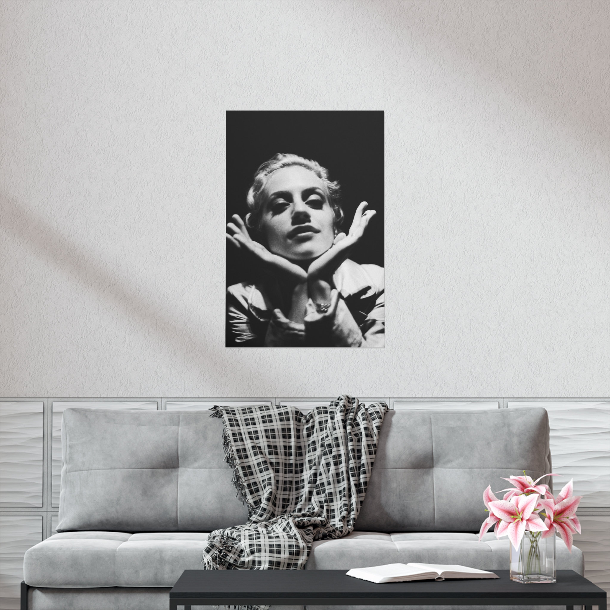 Classic Brittany Murphy Poster: Unframed Wall Decor - 2gt1gji