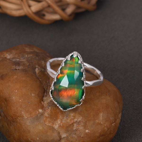 Doublet Green Aurora Opal Gemstone Ring - Designer Hammered Band Ring - Unique Prong Set 925 Sterling Silver Ring - Wedding Ring Jewelry.