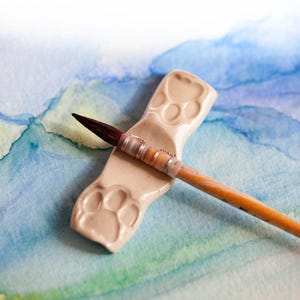 Repose-pinceau en céramique compact pour artiste peintre, accessoire utile pour l'aquarelle, fourniture beaux-arts, cadeau pour enseignant