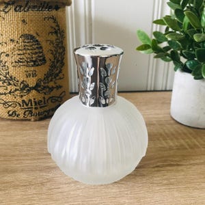 Quemador de aceite Eden, vidrio esmerilado, difusor de fragancias, tapa plateada, Francia