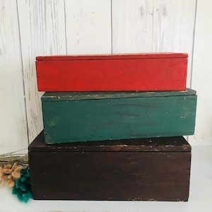 Vintage Primitive Wood Box With Lid, Old Storage Box, Set of 3 Antique Wooden Boxs, Farmhouse, Rustic, Antique Boxs, Red, Green, Brown Box