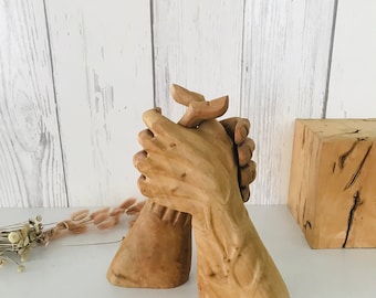 Seltene Holzskulptur, Händchenhalten Skulptur, Vintage Handgeschnitzte Holz Ineinander verschlungene Hände Skulptur, Einzigartige Skulptur, Volkskunst, Antik