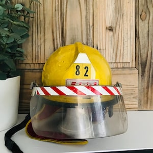 Vintage Yellow Firefighter Helmet, Retro Bullard Helmet, AQP Fire Fighter, Casque Pompier Quebec, Vintage Yellow Helmet,