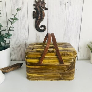 Basket Metal Picnic Basket, Wood Handle Storage Tin, Mid Century Wood Grain Tin Food Carrier, Retro Kitchen Storage, Planter, Camping, Cabin