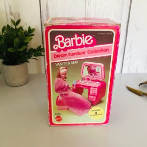 VINTAGE 1993 Barbie Clothes Cubby Storage Boots, brushes, handbags, pillows  MORE