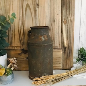 Vintage Milk Can ELMHURST Dairy Ltd., Antique Milk Jug, Antique Milk Churn, Garden Decor, Yard Art Outdoor Decorations, Old Farmhouse 16&#39;&#39;