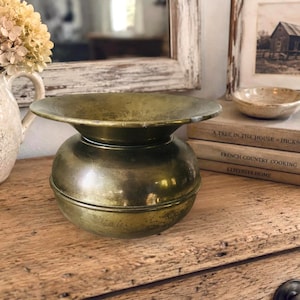 Vintage Round Brass Pot / Planter, Vintage Brass Decor, Indoor Planter, Solid Brass Spittoon