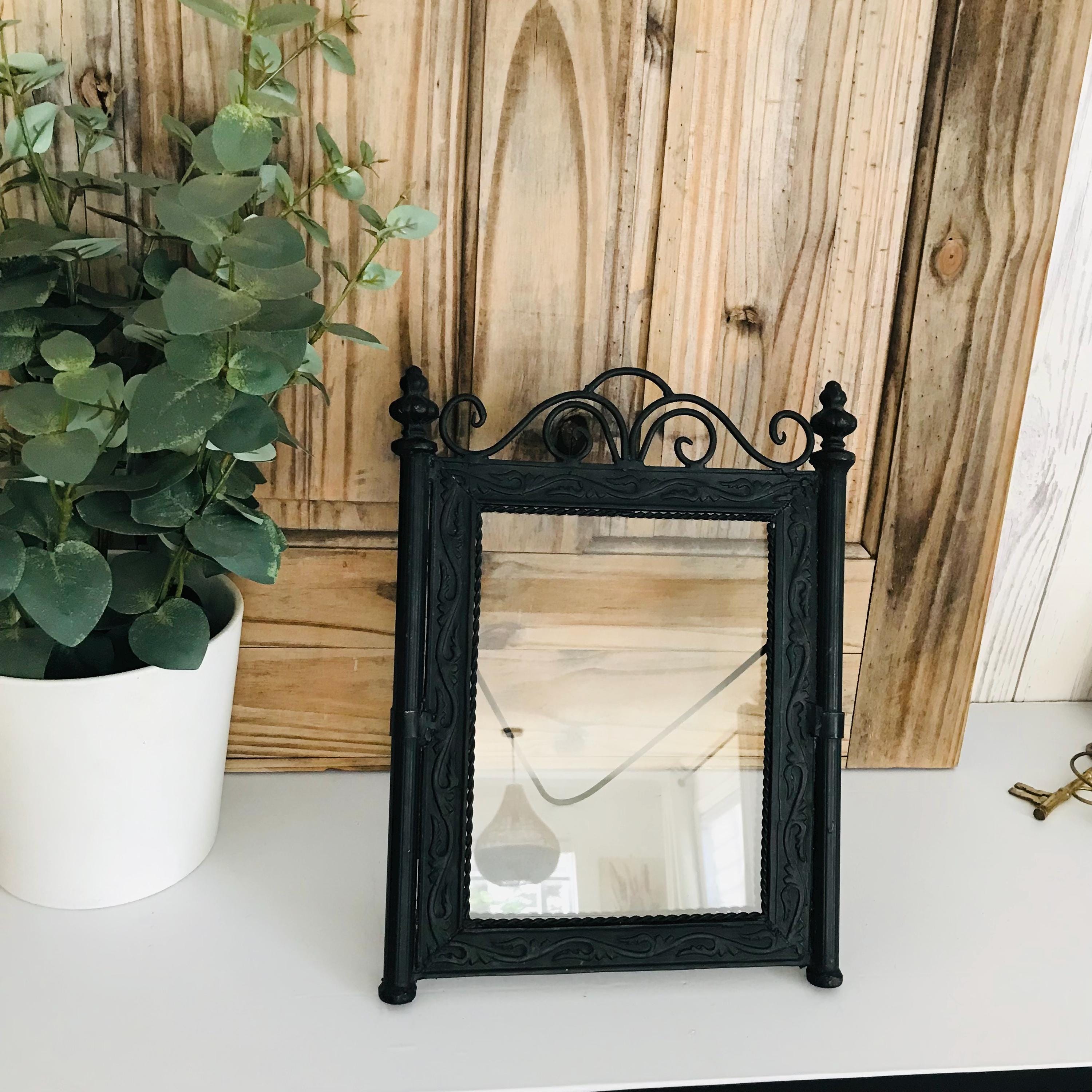 Vintage NORAs frame side 400とretoroism Vintage Victorian Metal Picture Frame, Ornate Home Decor, 1940s 15
