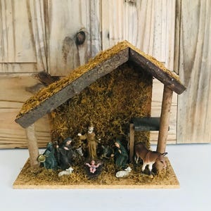 Vintage Wood Nativity Creche, Mid Century Nativity Set, Hand Craft Crèche, Retro Christmas 1960’s, Wooden Creche, Manger Scene 14''