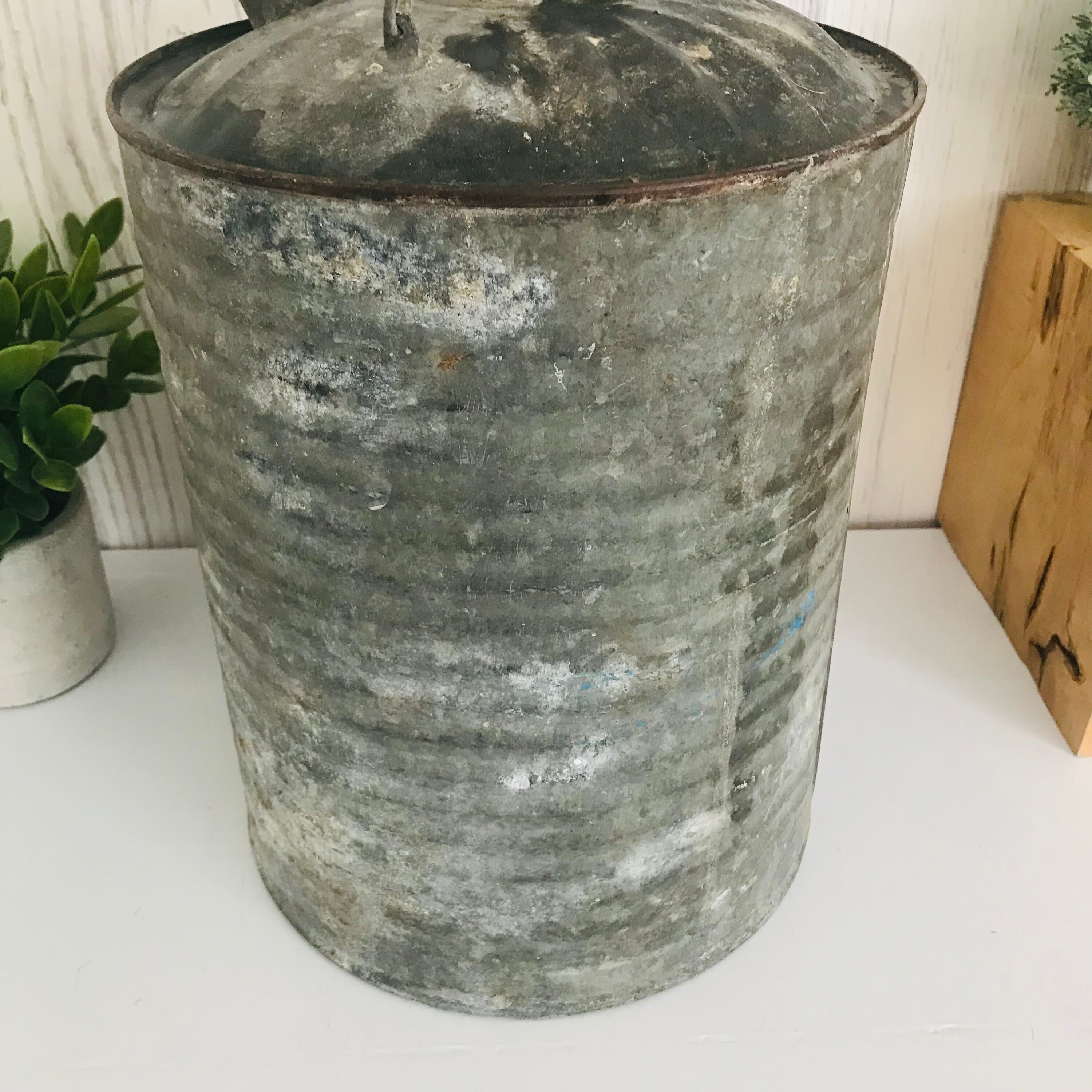 ヴィンテージオイル缶、燃料缶、亜鉛メッキ缶、1ガロン、灯油缶、蓋