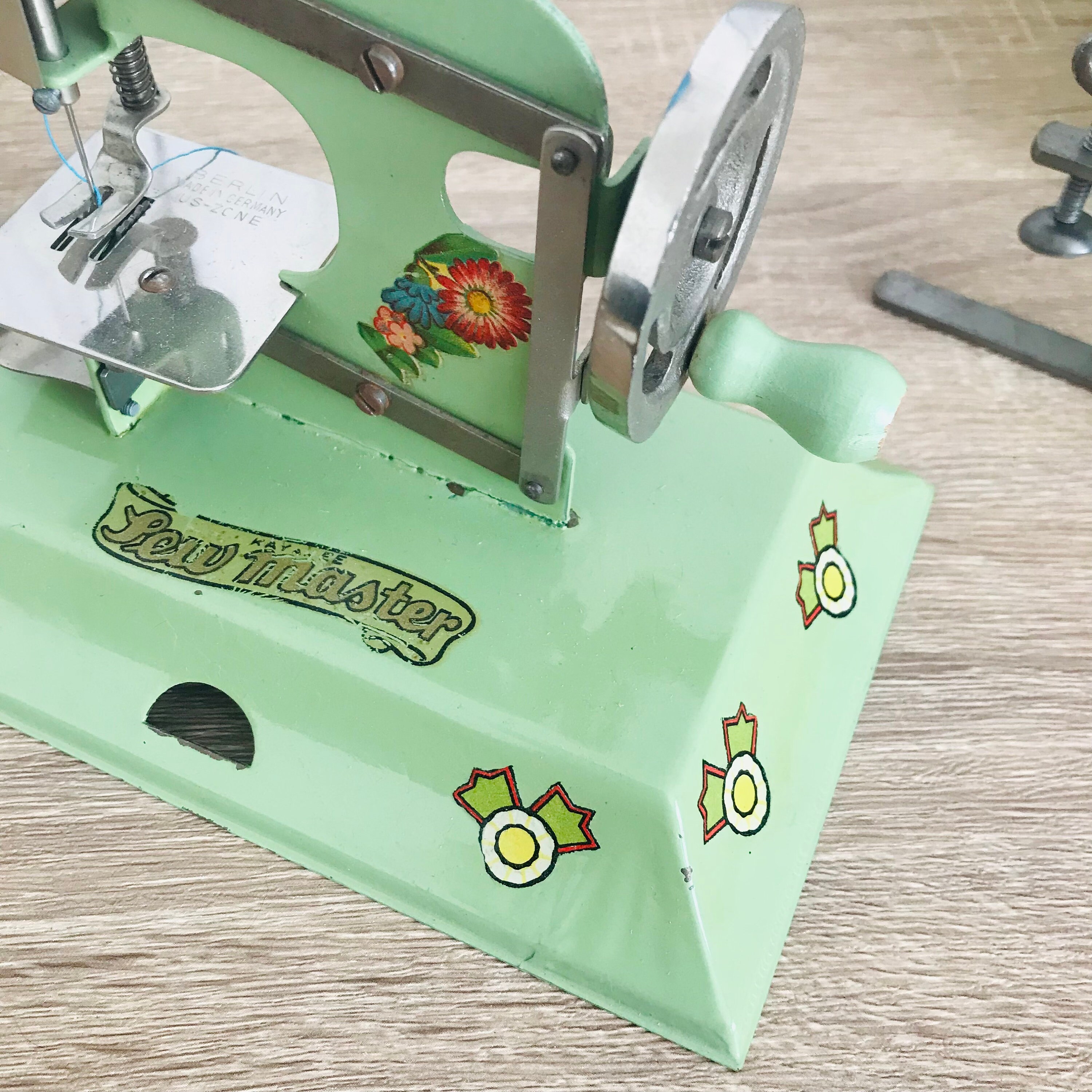 Rare Antique Light Green Kayanee Sew Master Toy Sewing