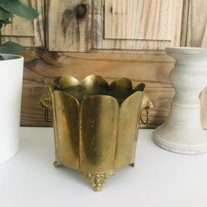 Antique Etched Brass Lion Head Handle Bowl, Rare Lion Head Pot, Lion Handle Brass Planter, Farmhouse, Victorian, Hollywood Regency 6&#39;&#39;