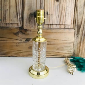 Mid Century Pinwheel Crystal Lamp, Mid Century Lighting, Vintage Crystal, Retro Lamps, Vintage Cut Glass Lamp, Hollywood Regency