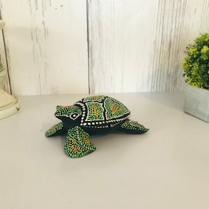 Folk Art Wood Sea Turtle Removable Shell Lid Trinket Dish Indonesia Home Decor, Hand Painted Wood Turtle Trinket Box, Mermaidcore, Nautical