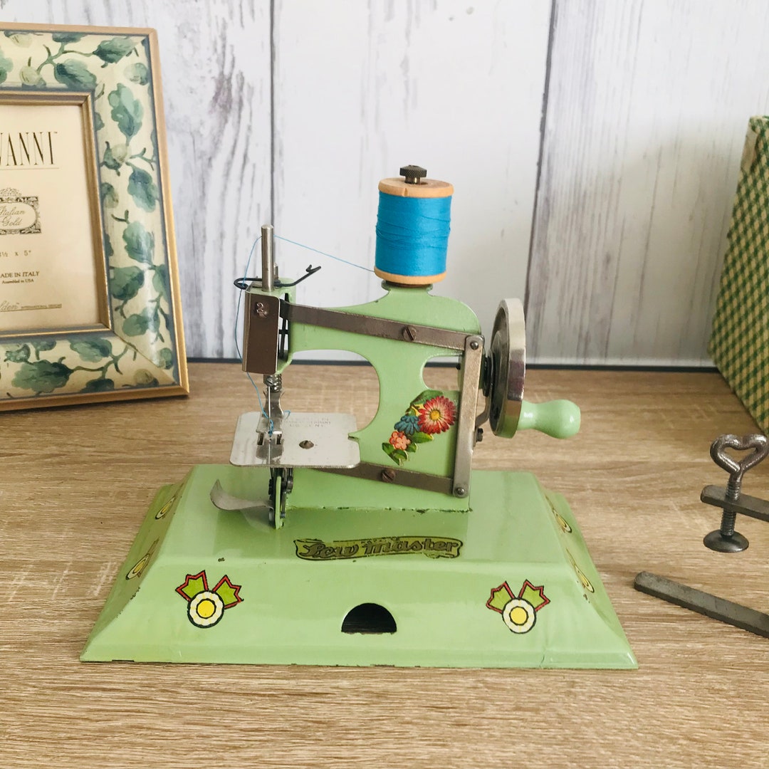 Rare Antique Light Green Kayanee Sew Master Toy Sewing