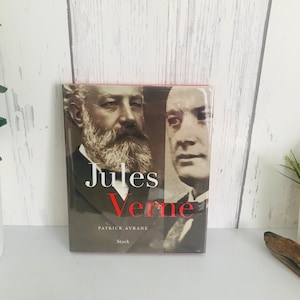 Jules Verne, Patrick Avrane, Vintage French Book Like New, Jules Verne Life, Jules Verne Photos, Hetzel History, Beautiful Book, Library