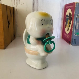 Banco de monedas vintage, bebé adorable y chupete en un banco de monedas de cerámica para ir al baño, banco de monedas divertido, decoración de enfermería, decoración de la habitación de los niños, baby shower