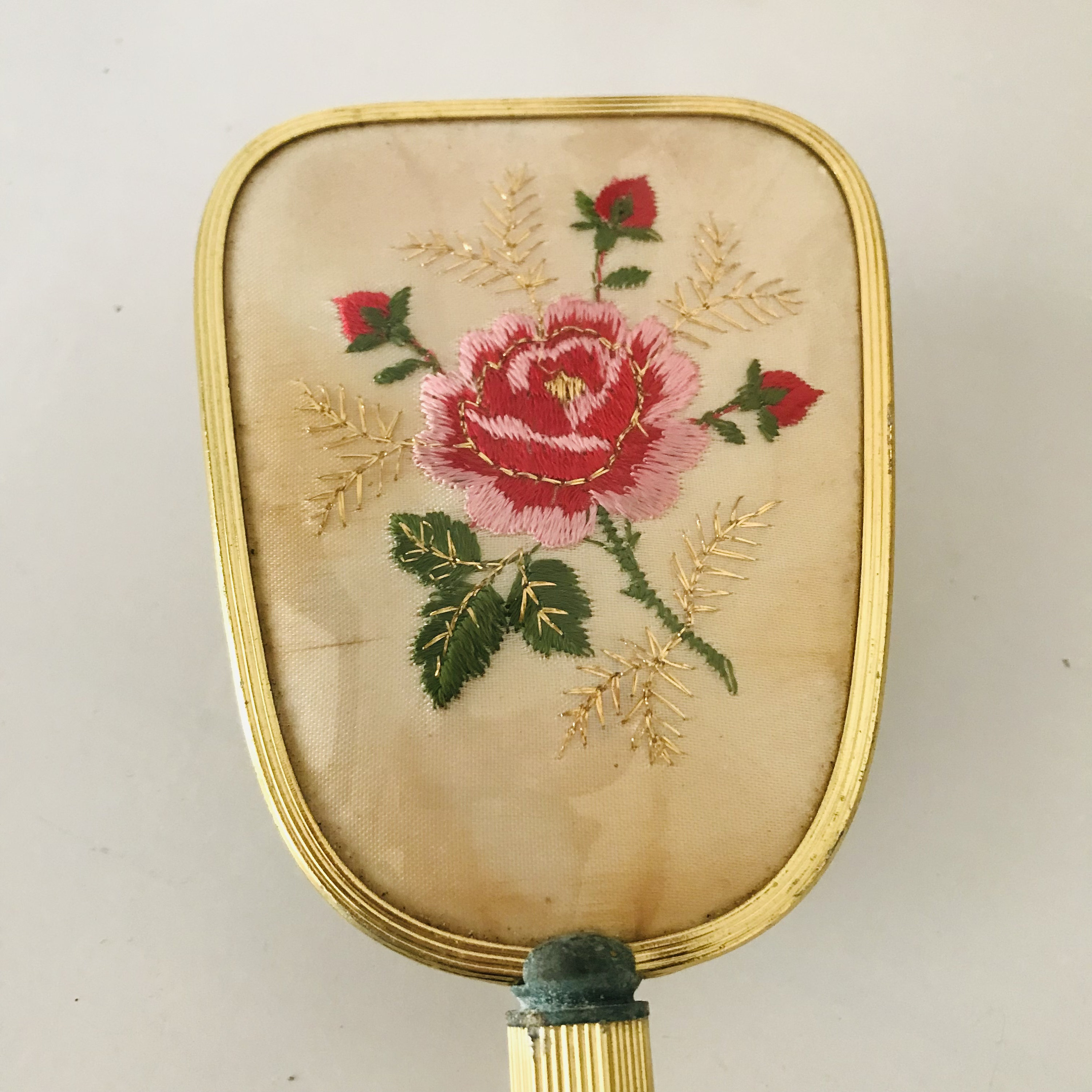 Brosse à Cheveux Vintage En Laiton Doré - Motif Amour Renaissance, état Neuf