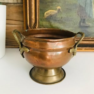 Vintage Footed Copper Pot, Small Ornate Brass Handles Planter, Brass and Copper Vase, Copper Planter, Regency Decor,  Garden Decor 7&#39;&#39;x 4&#39;&#39;