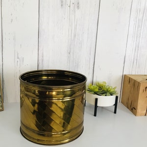 Hosley Brass Planter,Vintage Brass Planter, Vintage Solid Brass Round Planter, Planter Pot, Brass Decor, Crown Jewel Hammered Brass Planter,