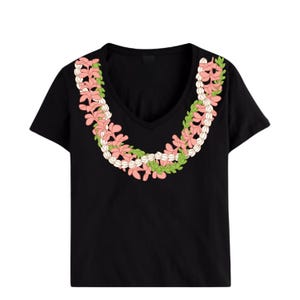 V neck PLUMERIA, PIKAKE& PAKALANA lei dtf print Women’s Vneck tshirt