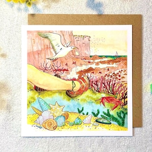 Carte de voeux côtière - Illustration de plage fantaisiste - Carte aquarelle vierge - Cadeau pour amoureux de la mer - Carte d'art carrée par Laura Bosley