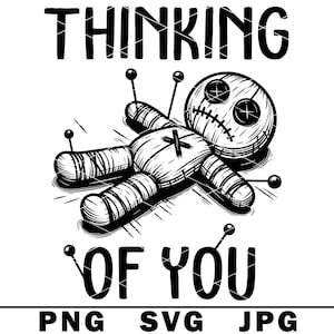 以下が含まれることがあります： ピンが突き出ているブードゥー人形の白黒イラスト。人形の下に「Thinking of you」というテキストが書かれています。