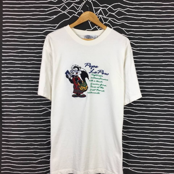 Vtg 90s Acme Clothing Looney Tunes Pepe Le Pew Embroided Character Tee / Looney Tunes / Warner Bros / Anime / 90s Cartoon T Shirt Size M