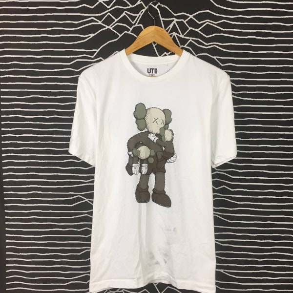 KAWS Uniqlo Pop Art Street Wear Tee / Rap Tees années 90 / Hip Hop T Shirt / Artwork T Shirt Taille XL