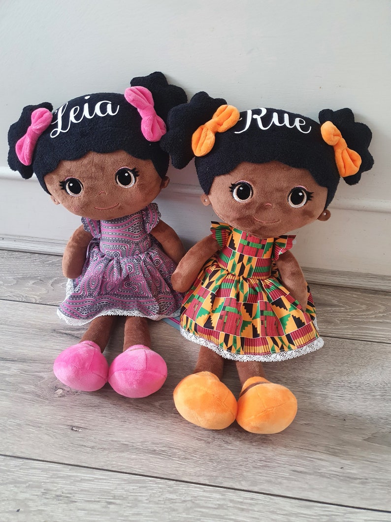 Poupée Mabel Kente gratuit : personnalisation, poupées en peluche, cadeau poupée de chiffon pour enfants, cadeau de baby shower, imprimé africain, poupée de chiffon, poupée noire, histoire des Noirs image 4