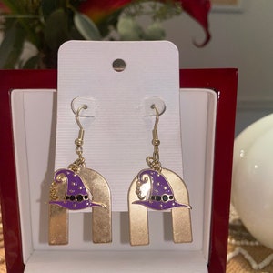 Gold witch hat earrings