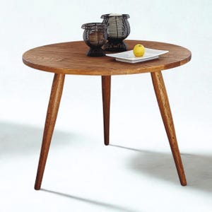 Round table in solid oak, Ref. 01550. Manufactured by DValenti for his brand Raícex Nobles.