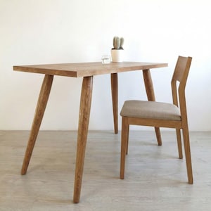 Eiken bureau met 4 poten, ref.01245.