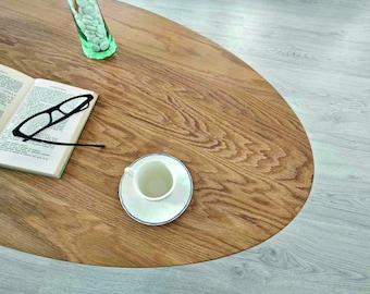 Oval oak coffee table with 4 legs, Ref. 01345.