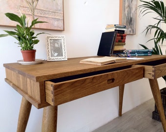 Oak desk with drawers, Ref. 01250. Manufactured by DValenti for his brand Raicex Nobles.