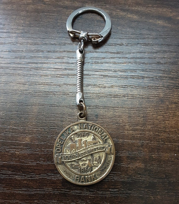 Vintage commerative keychain Gem