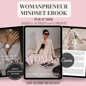 Può includere: Ebook digitale intitolato "WOMANPRENEUR MINDSET EBOOK" con il testo "PLR & MRR RESELL & KEEP 100% PROFIT". L'immagine mostra tre tablet che visualizzano il contenuto dell'ebook, incluso un pianificatore di manifestazione bonus. Lo sfondo è rosa chiaro.