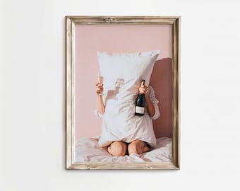 Champagner im Bett Print: Lustige Girly Trendy Wandkunst (Digitaler Download)